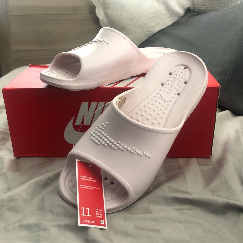 Women’s Nike Victori One Shower Slide